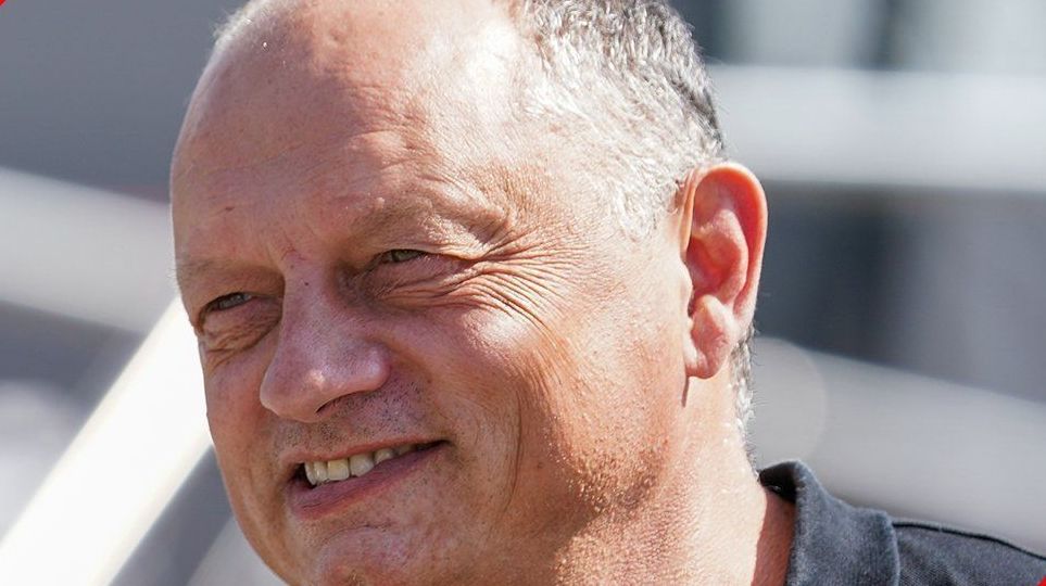 Vasseur renova com a Ferrari