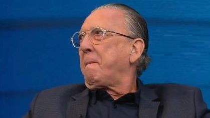 Galvão Bueno se emociona com homenagem em seu programa