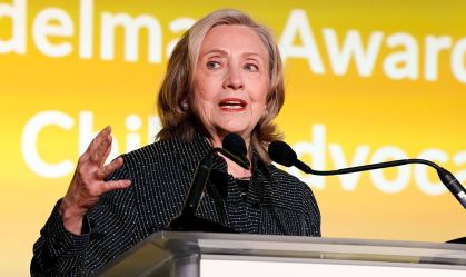 Hillary Clinton critica tarifas de Donald Trump ao Brasil
