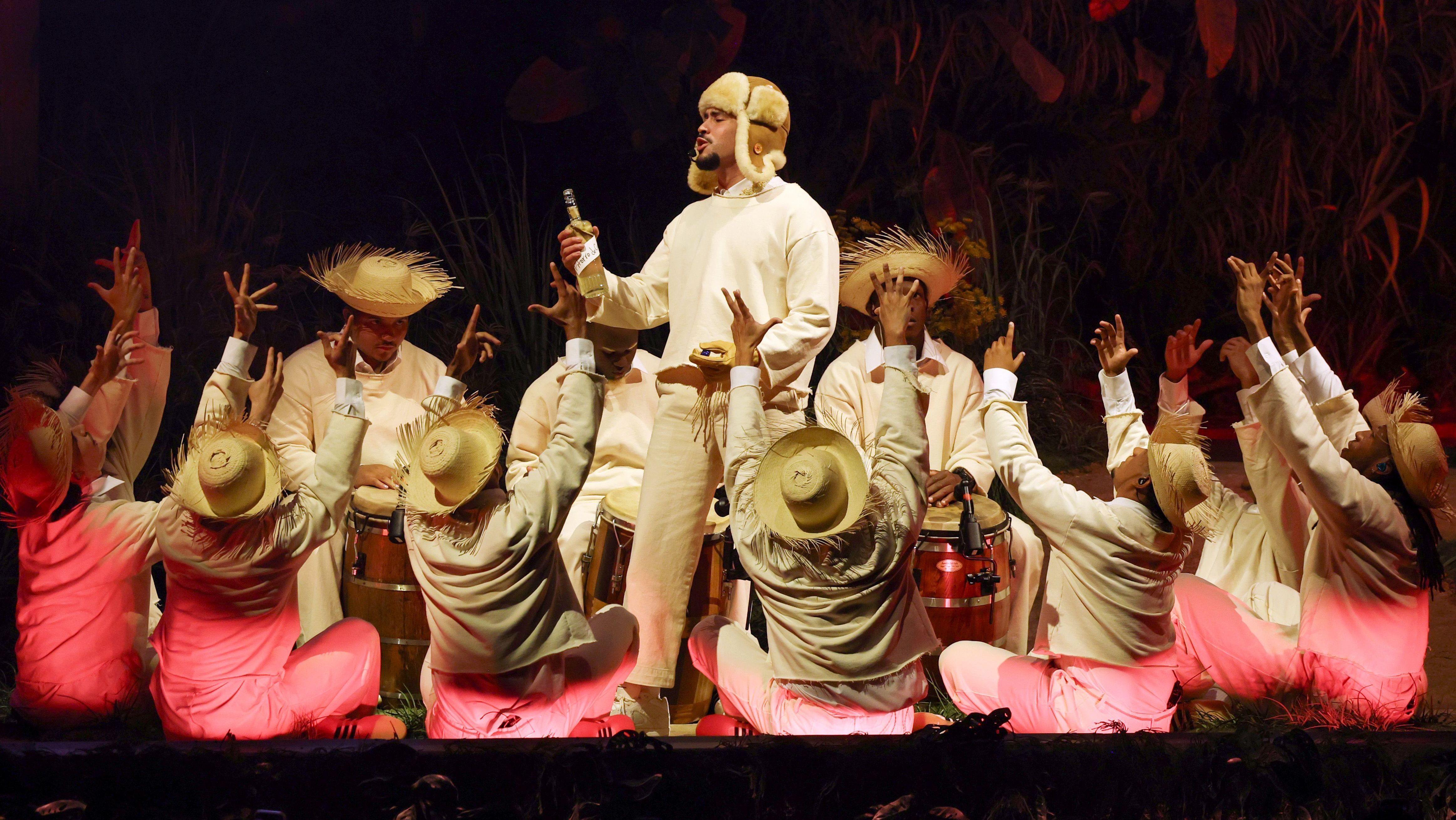 Bad Bunny durante o show de abertura da residência "No Me Quiero Ir De Aqui" em San Juan, Porto Rico