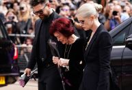 Cortejo fúnebre de Ozzy Osbourne tem presença de Sharon e filhos