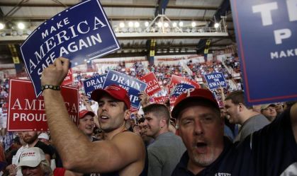 Caso Epstein causa revolta entre apoiadores mais fiéis de Trump