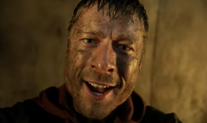 Glen Powell assume papel de Arnold Schwarzenegger em remake; veja o trailer