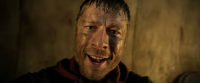 Glen Powell assume papel de Arnold Schwarzenegger em remake; veja o trailer