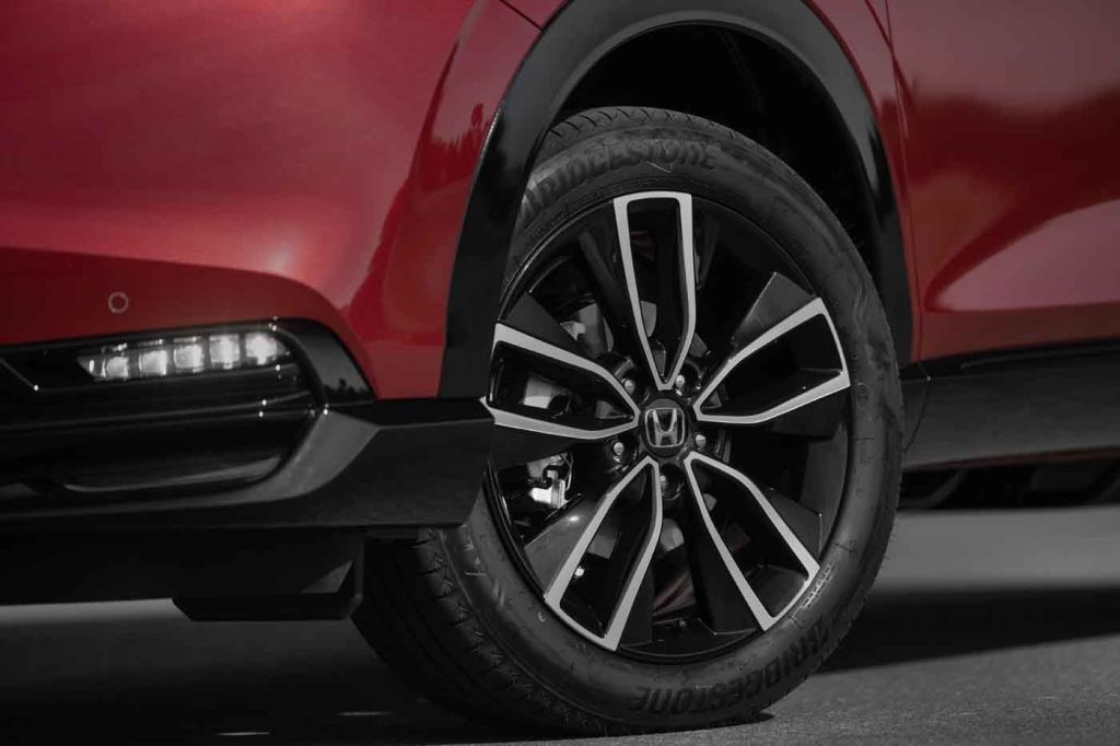 Honda HR-V Touring 2026: versão top de linha tem novas rodas e dianteira renovada