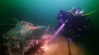 Arqueólogos correm contra o tempo para explorar navio de guerra inglês do século XVII