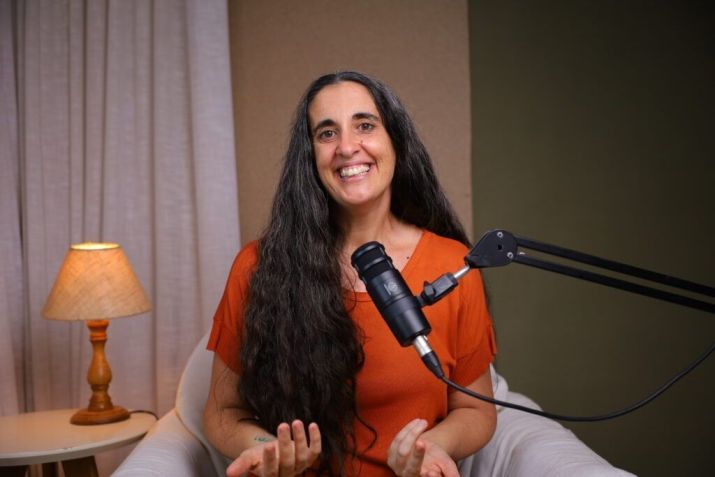 Ivana Jauregui cria conteúdos relacionados à maternidade, família e educação • Reprodução/Método Mãe Plena - Ivana Jauregui