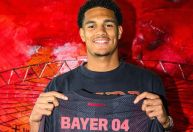 Bayer Leverkusen oficializa contratação de zagueiro do Liverpool