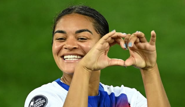 Jess Carter é jogadora da seleção inglesa