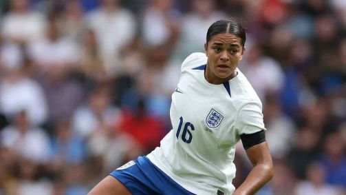 Jess Carter atuando pela Inglaterra