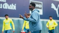 City efetiva Kolo Touré como auxiliar de Pep Guardiola: "Impressionados"