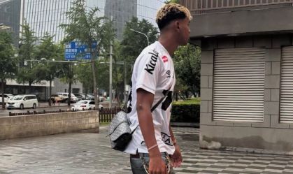 Lamine Yamal faz postagem com camisa do Santos e agita redes sociais