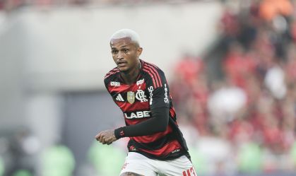 Flamengo espera nova proposta da Roma por Wesley