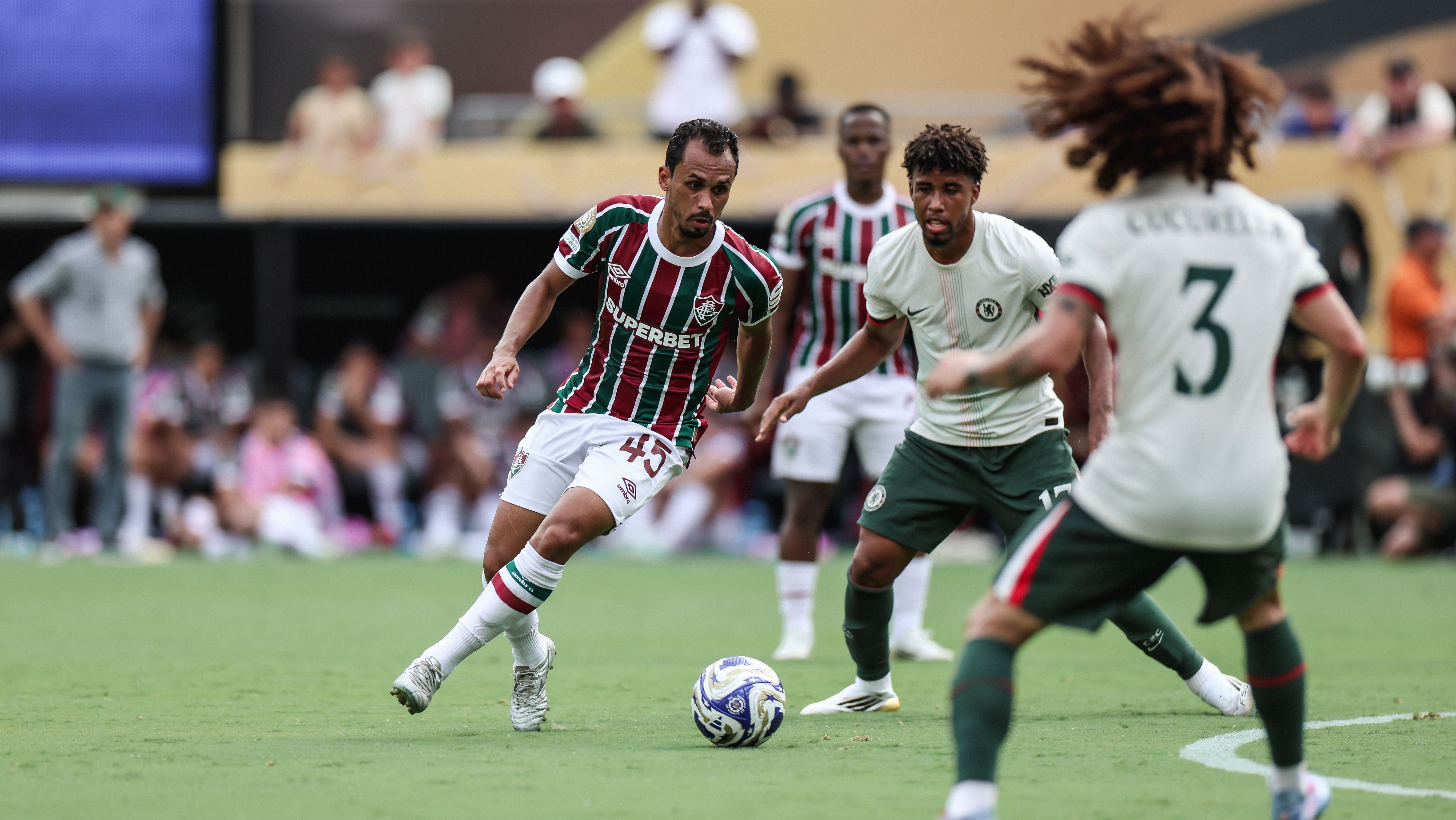 Lima durante jogo Fluminense x Chelsea
