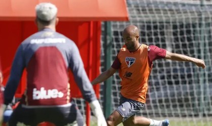 Crespo ganha dois reforços antes de jogo entre São Paulo e Flamengo