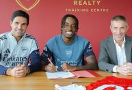 Após sair do Chelsea antes da final do Mundial, atacante é anunciado no Arsenal