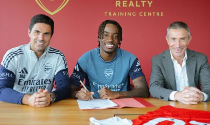 Após sair do Chelsea antes da final do Mundial, atacante é anunciado no Arsenal