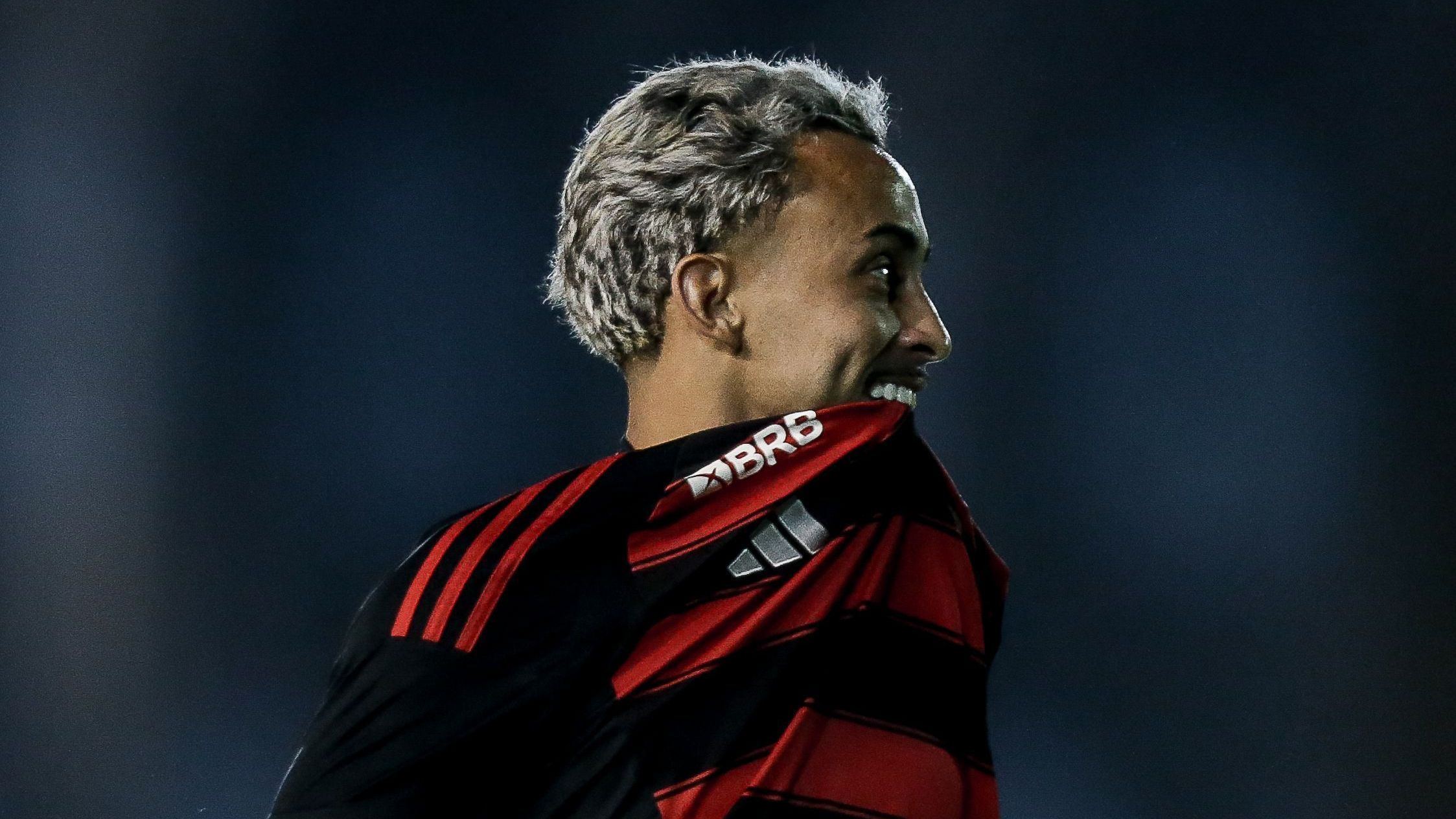 Matheus Gonçalves, em jogo pelo Flamengo Sub-20