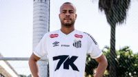 Santos anuncia a contratação de Mayke, lateral ex-Palmeiras