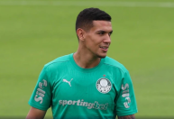 Clube europeu anuncia contratação de zagueiro do Palmeiras