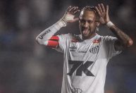 Com gol de Neymar e passe de Robinho Jr, Santos vence amistoso em Cariacica