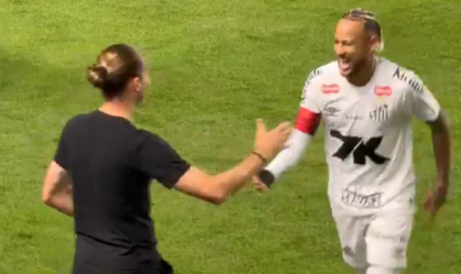 Neymar tenta dar "caneta" em Filipe Luís, técnico do Flamengo; veja vídeo