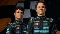 Zak Brown celebra rivalidade entre Lando Norris e Oscar Piastri na McLaren