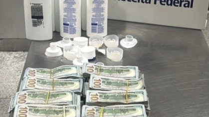 Notas de dólares foram apreendidas em frascos de xampu