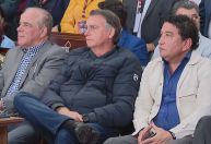 Após ser advertido por Moraes, Bolsonaro opta por permanecer em silêncio