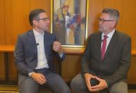 "Não me incomodo", diz Hugo à CNN sobre ataques na internet