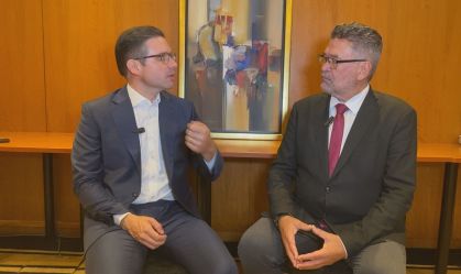 "Não me incomodo", diz Hugo à CNN sobre ataques na internet