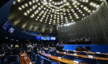 Senado aprova em 1° turno PEC sobre dívidas municipais e precatórios