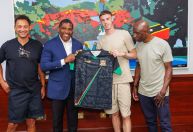 Melhor do Mundial, Palmer visita país do avô e recebe homenagem