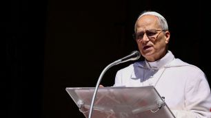 Papa Leão XIV pede fim da "barbárie da guerra" após ataque à igreja em Gaza