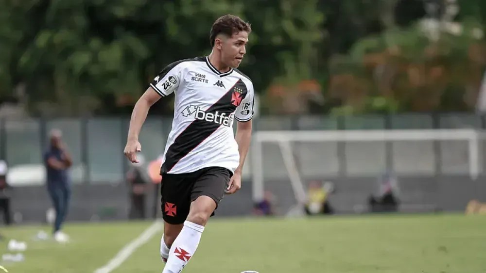 Lateral-direito Paulinho, do Vasco
