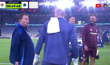 Cruzeiro: Pedrinho tem resenha com goleiro Fábio antes de jogo com Flu