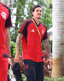 Pedro antes do duelo contra o Bayern de Munique, pelo Mundial