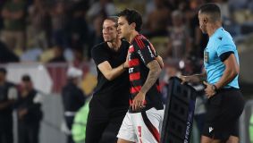 Filipe Luís colocou Pedro na reta final da partida