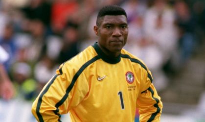 Morre Peter Rufai, príncipe que recusou ser rei para jogar a Copa do Mundo