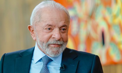 Trump foi induzido a crer em mentira de perseguição a Bolsonaro, diz Lula