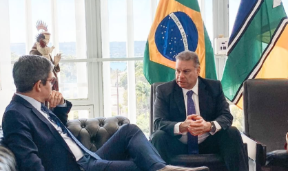 Encarregado de negócios da Embaixada dos EUA vai ao Senado e quer diálogo