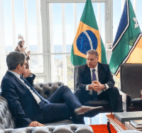 Encarregado de negócios da Embaixada dos EUA vai ao Senado e quer diálogo