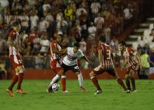 Ryan Francisco contra o Náutico, pela Copa do Brasil