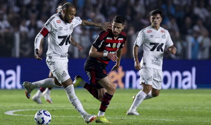 Neymar abraça Robinho Jr após estreia: “Não é fácil estar no lugar dele”