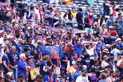 Torcida do PSG antes da bola rolar