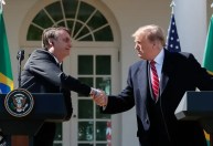 Trump volta a defender Bolsonaro nas redes sociais: "Caça às bruxas!!!"