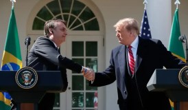 Trump volta a defender Bolsonaro nas redes sociais: "Caça às bruxas!!!"