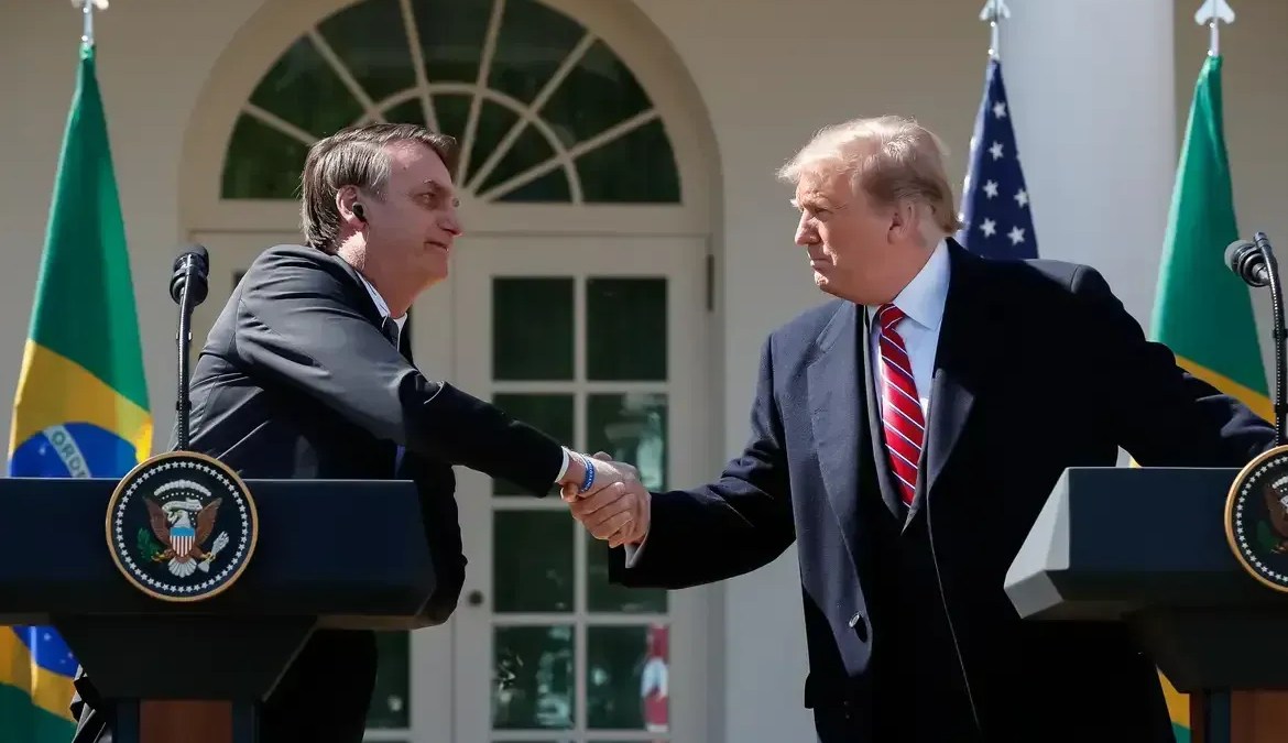 Trump em carta a Bolsonaro: "Julgamento precisa parar imediatamente" | CNN Brasil