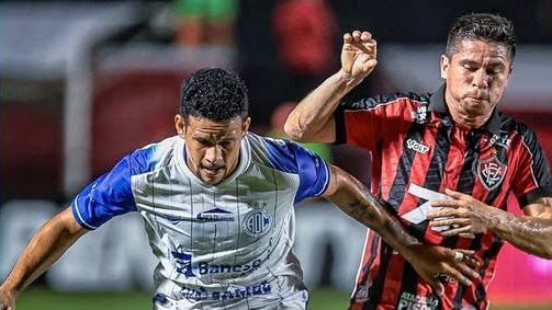 Lance de Vitória x Confiança