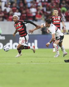Wesley, do Flamengo e Enzo Díaz, do São Paulo